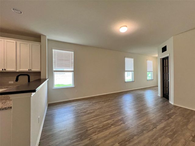 220 Pepperbark LOOP, Buda, TX 78610