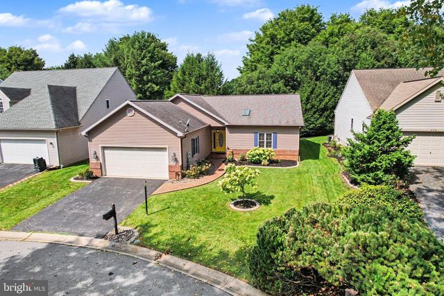 525 WATERSIDE CIR, Lebanon, PA 17042