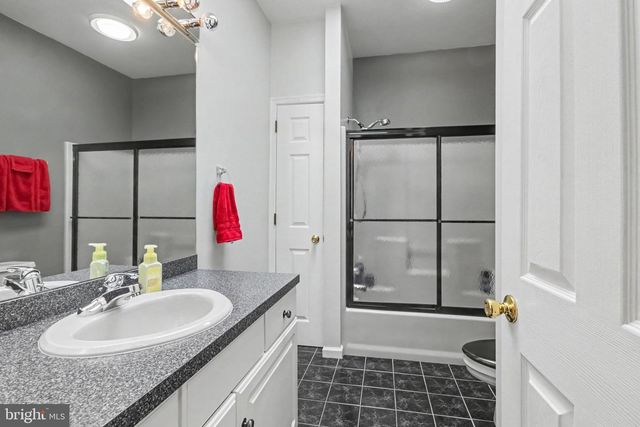 525 WATERSIDE CIR, Lebanon, PA 17042