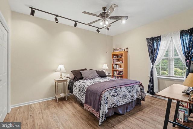 525 WATERSIDE CIR, Lebanon, PA 17042