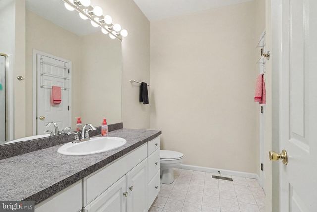 525 WATERSIDE CIR, Lebanon, PA 17042