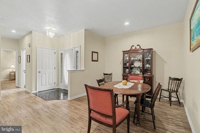 525 WATERSIDE CIR, Lebanon, PA 17042