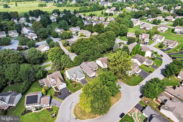 525 WATERSIDE CIR, Lebanon, PA 17042