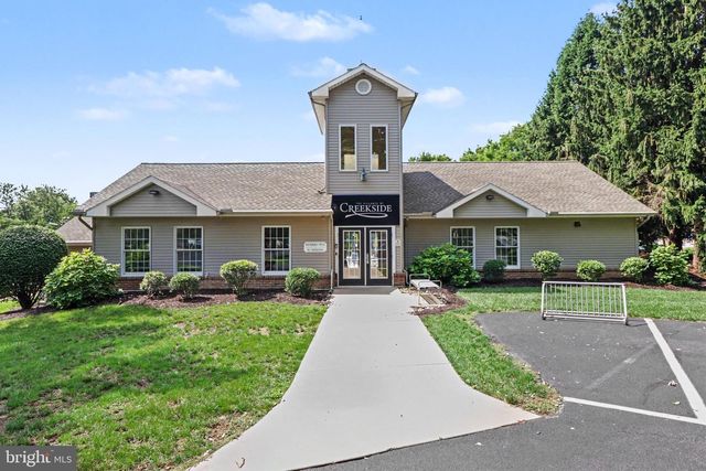 525 WATERSIDE CIR, Lebanon, PA 17042