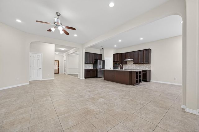 613 W Fork, Webster, TX 77598