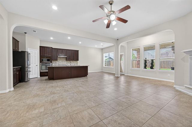 613 W Fork, Webster, TX 77598