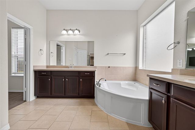 613 W Fork, Webster, TX 77598