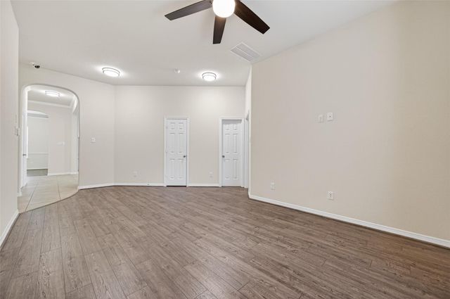 613 W Fork, Webster, TX 77598