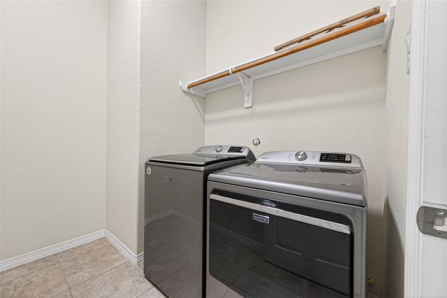 613 W Fork, Webster, TX 77598