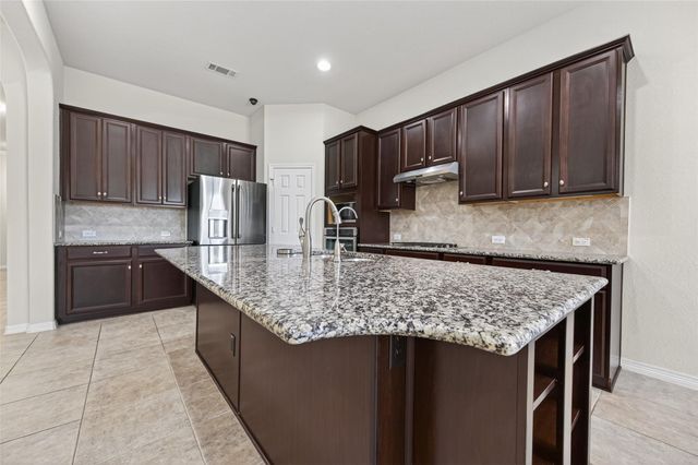 613 W Fork, Webster, TX 77598