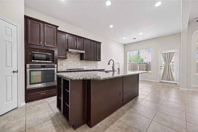 613 W Fork, Webster, TX 77598