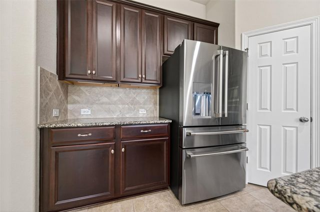 613 W Fork, Webster, TX 77598