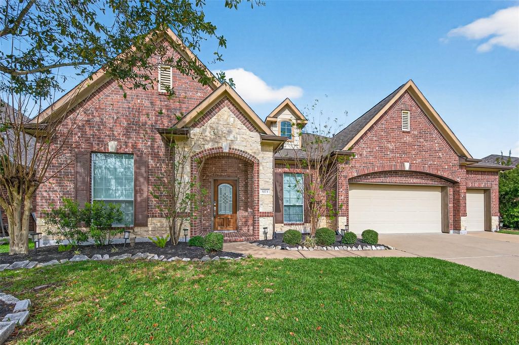 613 W Fork, Webster, TX 77598