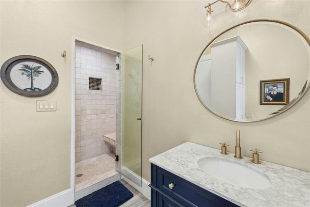 304 Nautilus Ave, Lakeway, TX 78738