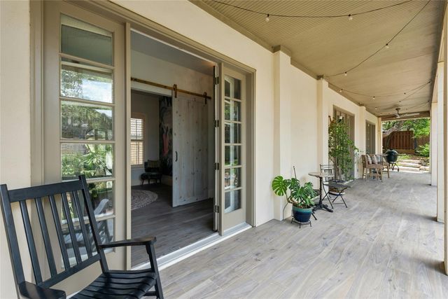 304 Nautilus Ave, Lakeway, TX 78738