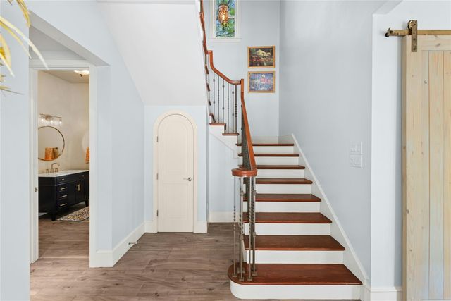 304 Nautilus Ave, Lakeway, TX 78738
