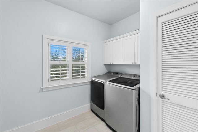 304 Nautilus Ave, Lakeway, TX 78738