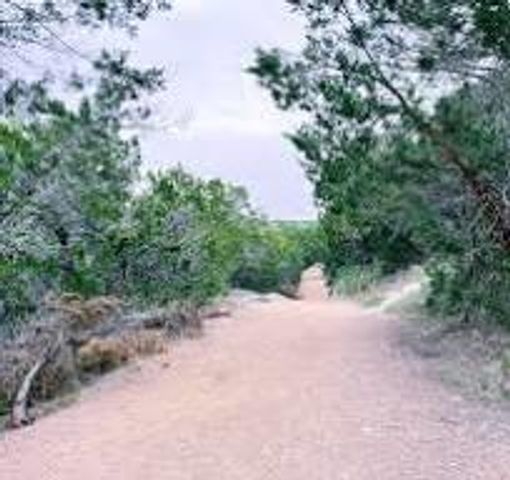 304 Nautilus Ave, Lakeway, TX 78738