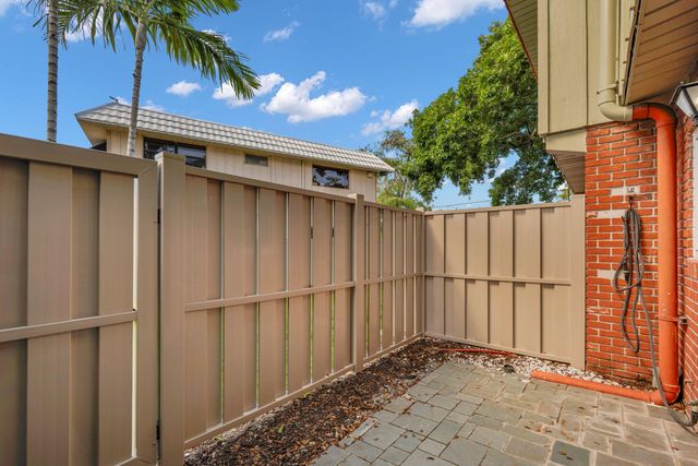 16 NE 20th Court B8, Wilton Manors, FL 33311