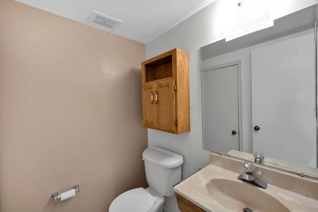 16 NE 20th Court B8, Wilton Manors, FL 33311