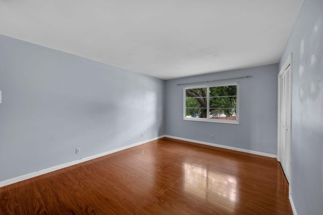 16 NE 20th Court B8, Wilton Manors, FL 33311