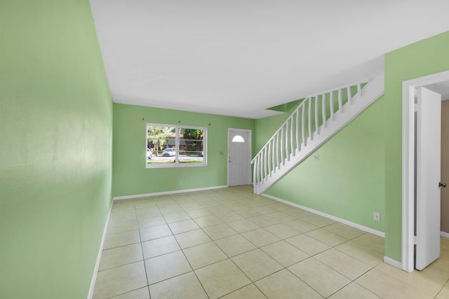 16 NE 20th Court B8, Wilton Manors, FL 33311