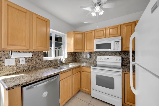 16 NE 20th Court B8, Wilton Manors, FL 33311