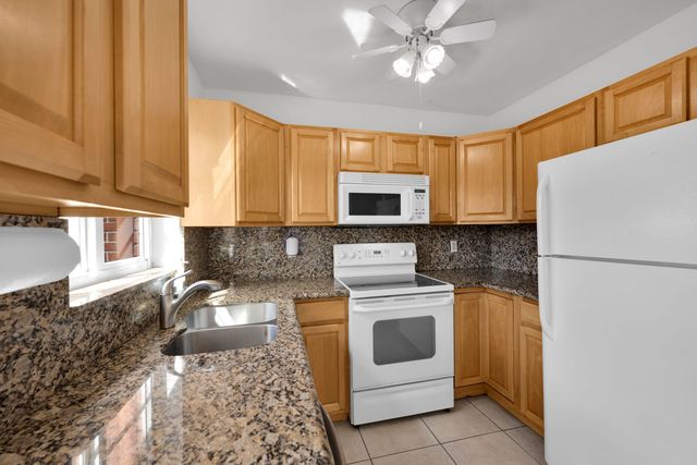 16 NE 20th Court B8, Wilton Manors, FL 33311