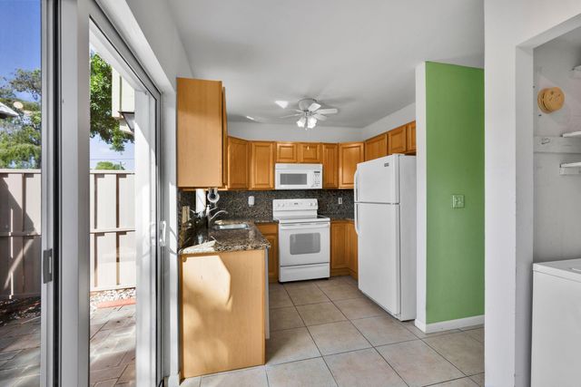 16 NE 20th Court B8, Wilton Manors, FL 33311