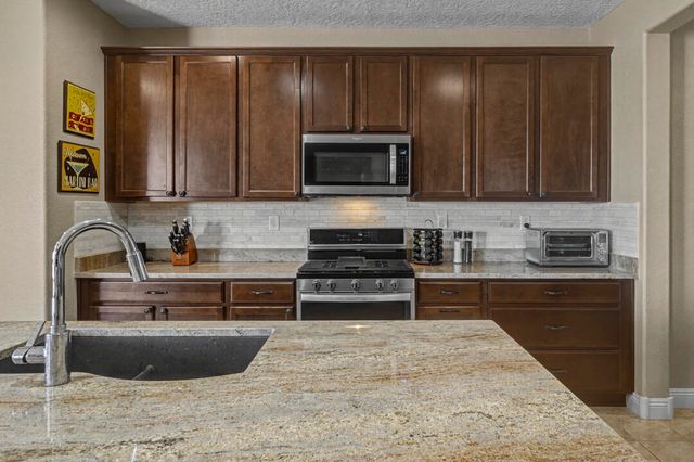 1136 Vallecito Loop NW, Los Lunas, NM 87031