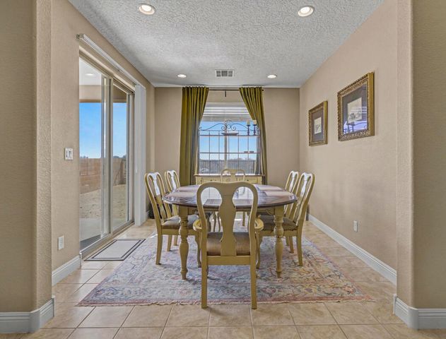 1136 Vallecito Loop NW, Los Lunas, NM 87031