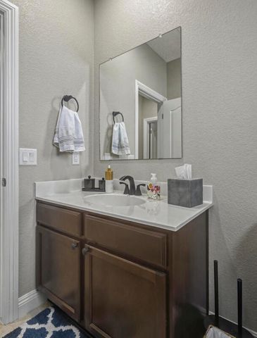 1136 Vallecito Loop NW, Los Lunas, NM 87031