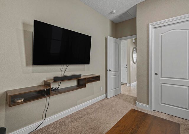 1136 Vallecito Loop NW, Los Lunas, NM 87031