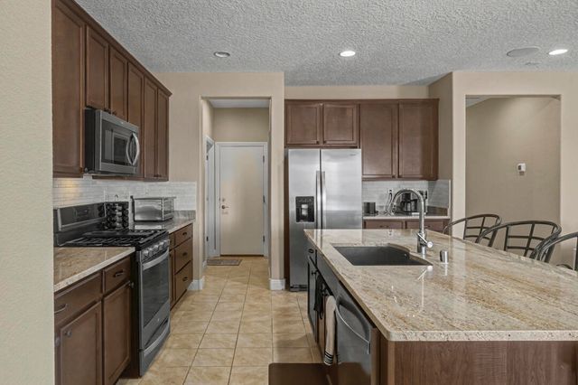 1136 Vallecito Loop NW, Los Lunas, NM 87031