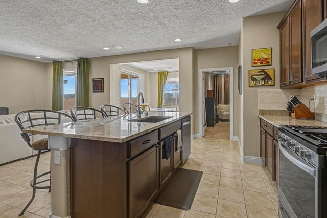 1136 Vallecito Loop NW, Los Lunas, NM 87031