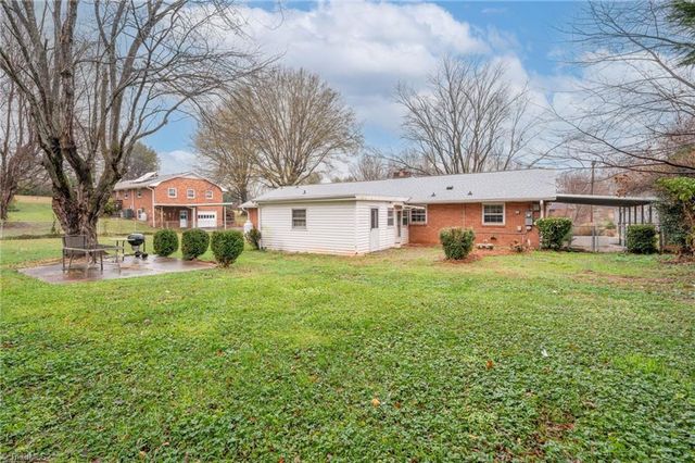 6070 Blue Bonnet Lane, Winston-salem, NC 27103