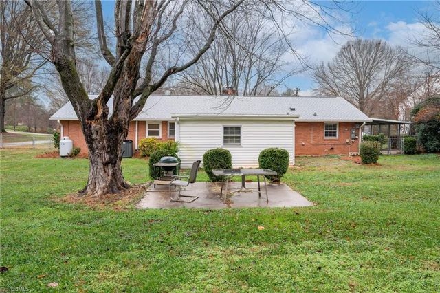 6070 Blue Bonnet Lane, Winston-salem, NC 27103