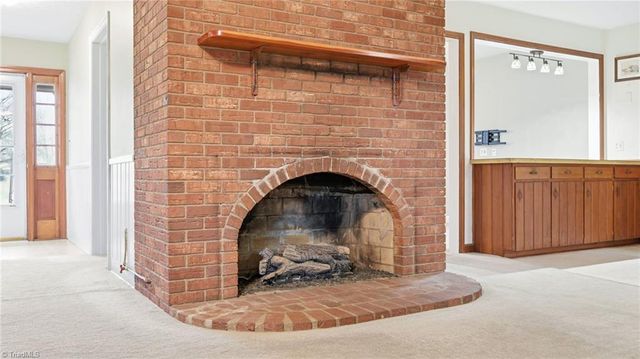 6070 Blue Bonnet Lane, Winston-salem, NC 27103