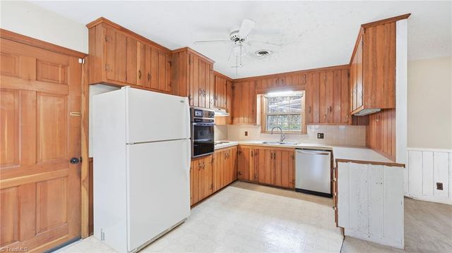 6070 Blue Bonnet Lane, Winston-salem, NC 27103