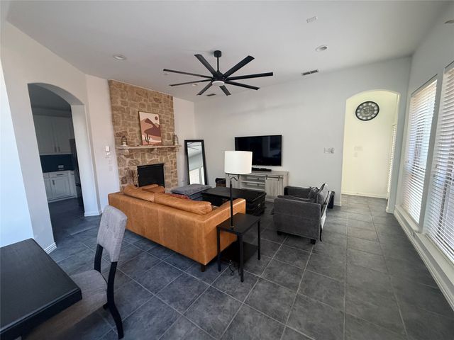 1316 Cog Hill Drive, Fort Worth, TX 76120