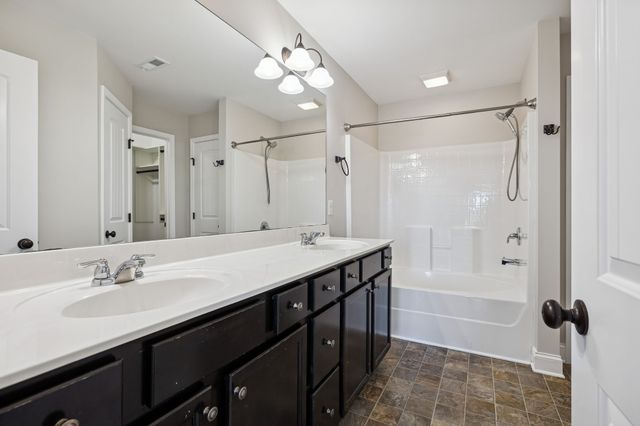 427 Waterbrook Dr, Mount Juliet, TN 37122