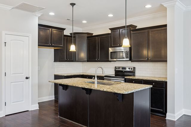 427 Waterbrook Dr, Mount Juliet, TN 37122