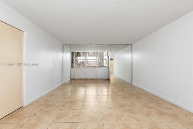 3990 NW 42nd Ave 106, Lauderdale Lakes, FL 33319