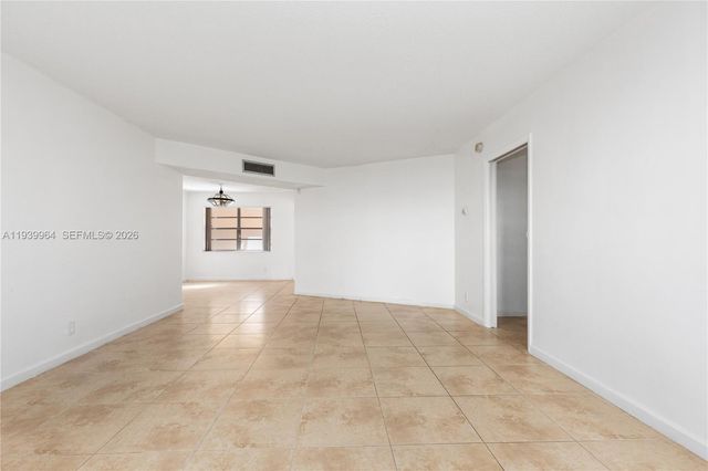 3990 NW 42nd Ave 106, Lauderdale Lakes, FL 33319