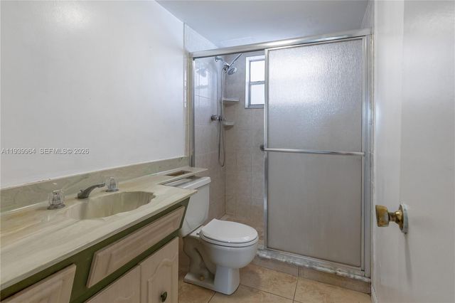 3990 NW 42nd Ave 106, Lauderdale Lakes, FL 33319
