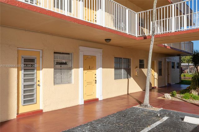 3990 NW 42nd Ave 106, Lauderdale Lakes, FL 33319