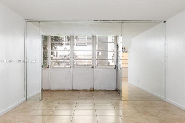 3990 NW 42nd Ave 106, Lauderdale Lakes, FL 33319