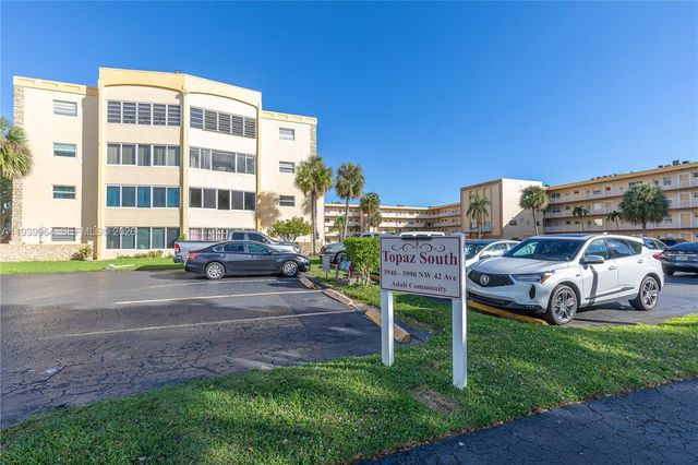 3990 NW 42nd Ave 106, Lauderdale Lakes, FL 33319