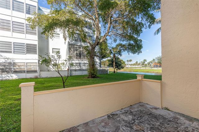 3990 NW 42nd Ave 106, Lauderdale Lakes, FL 33319