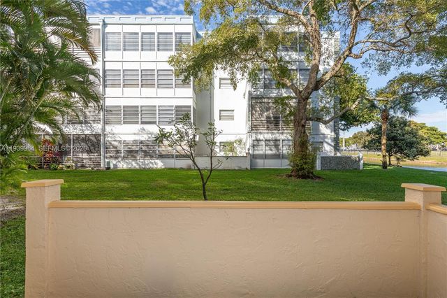 3990 NW 42nd Ave 106, Lauderdale Lakes, FL 33319